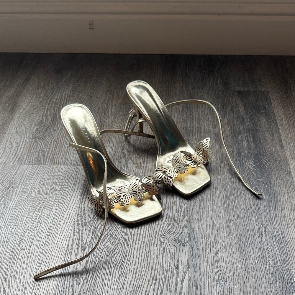 BILLINI GOLD BUTTERFLY HEELS